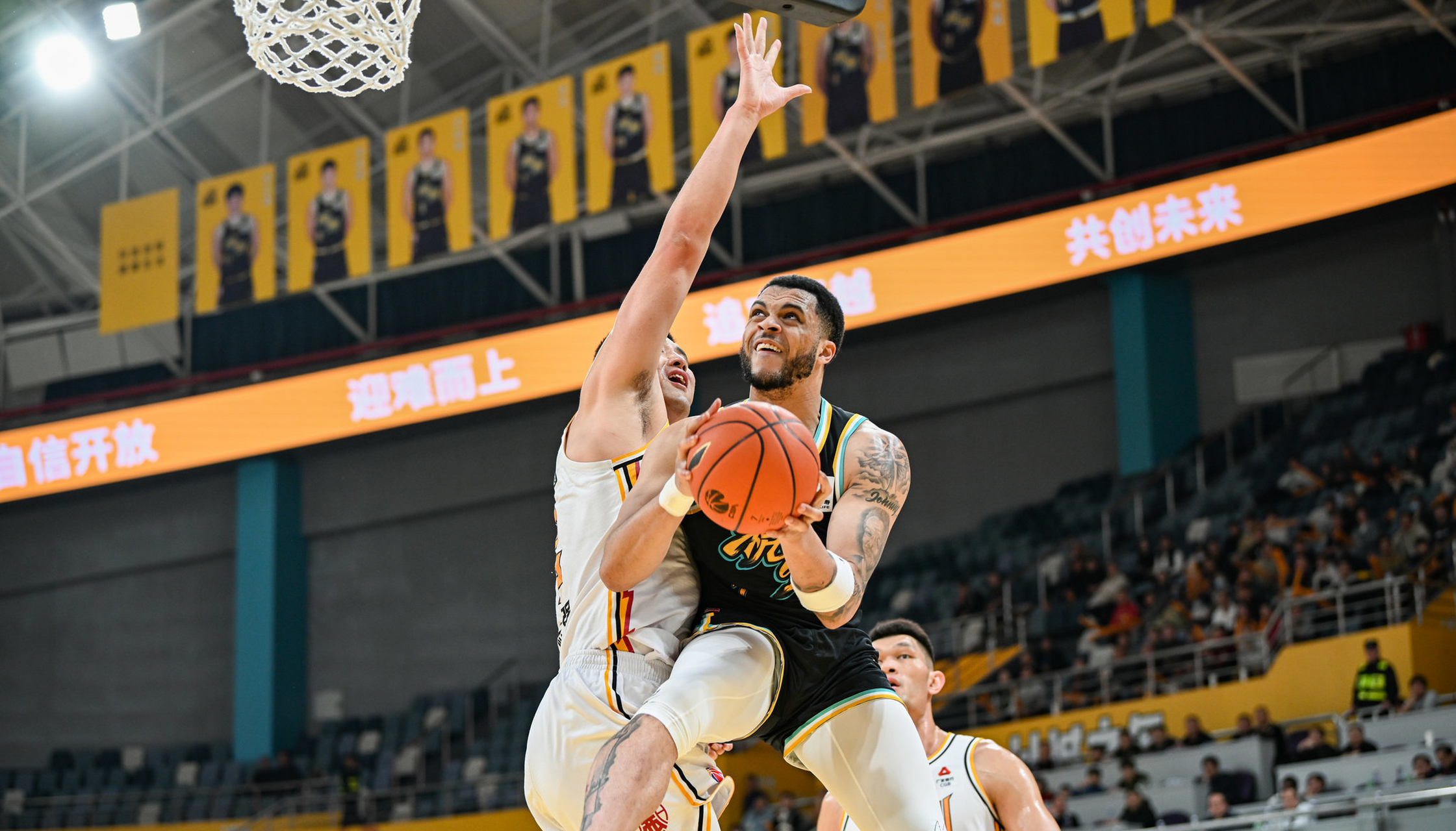开云app下载-冲刺阶段突围战来临，广厦男篮围绕法国杯防线松动，悬念犹存，阵容厚度经受考验的简单介绍