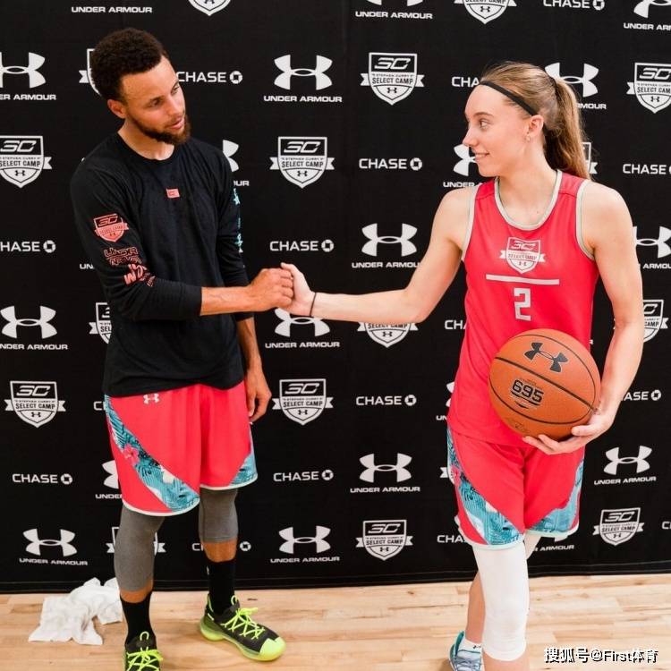 开云体育官网-勒沃库森训练开放日；窗口期内部沟通引欢呼；荷甲在即；年轻球员得到机会的简单介绍