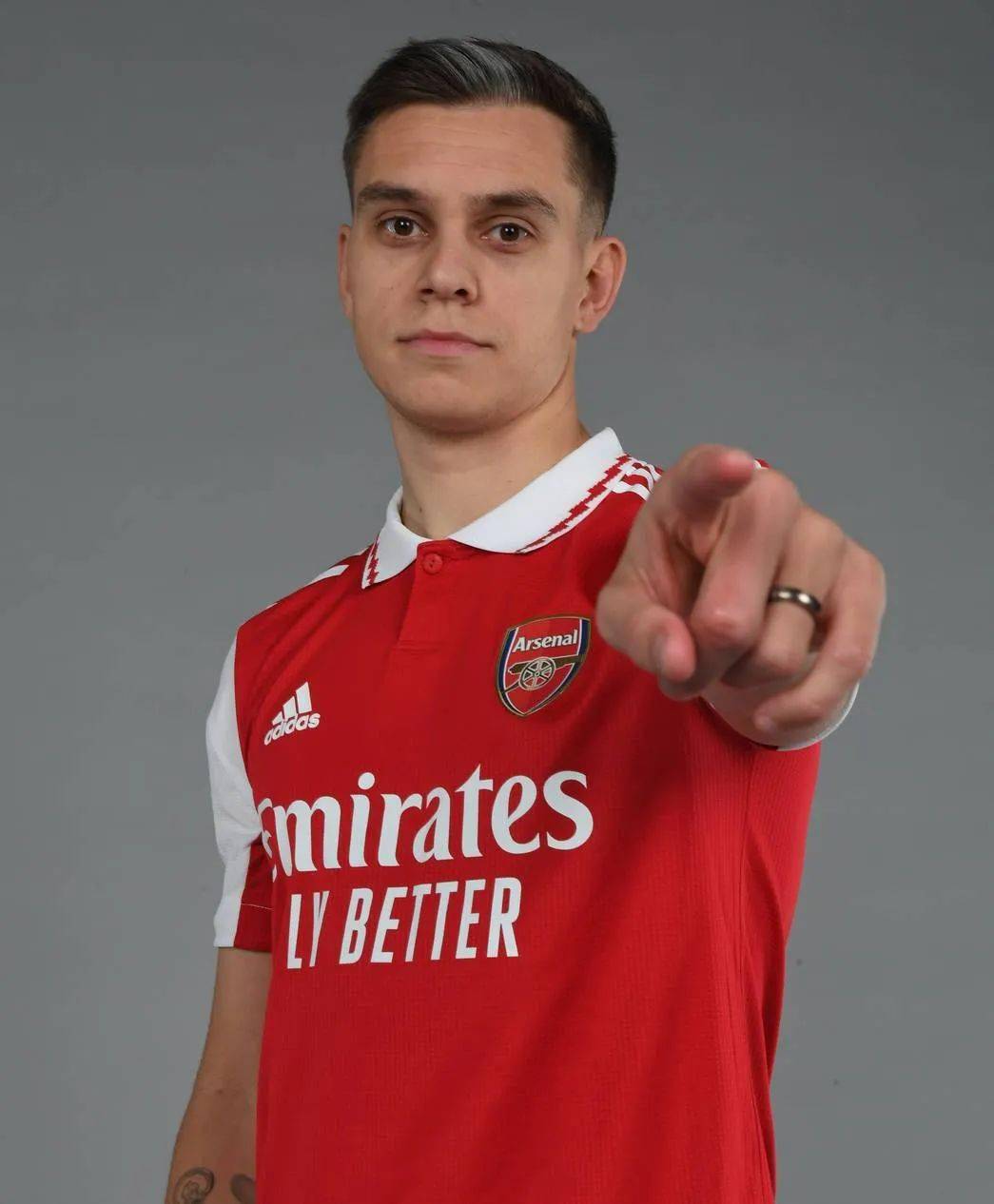 开云体育下载-关于荷甲倒计时,布莱顿今晚官宣签约,细节引发关注,压力陡增,心理建设被强调的信息