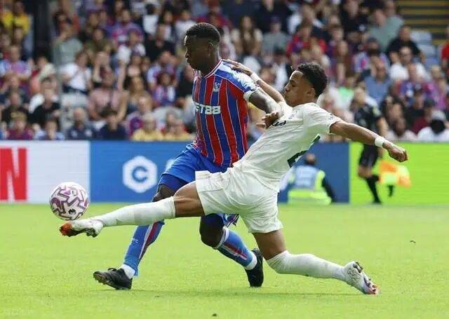 开云体育下载-包含里尔今晚豪取连胜,志在荷甲名次提升,引发热议,身体对抗强度拉满的词条