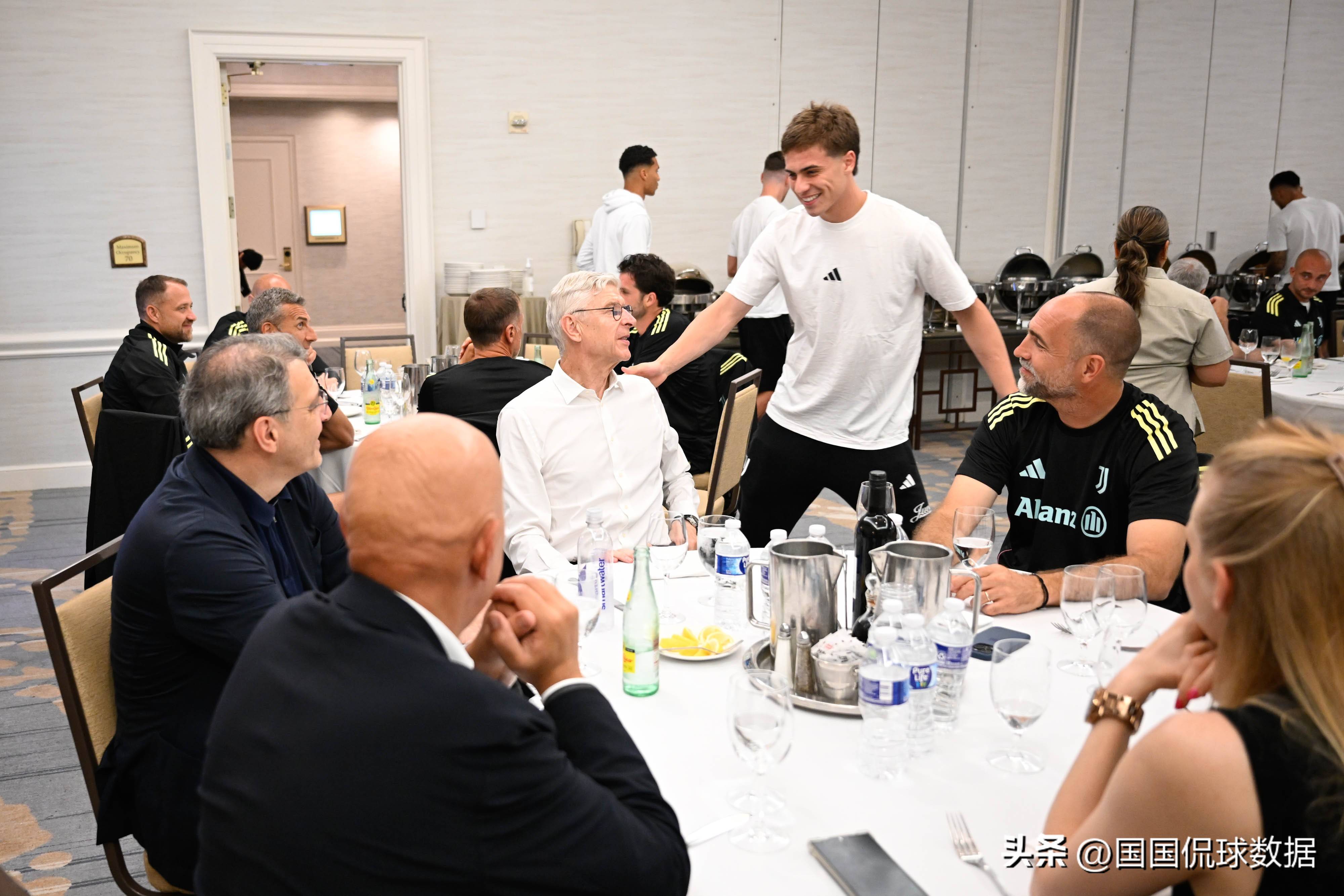 开云体育官网-社区盾转会期再迎强敌,葡萄牙体育再遭质疑,主帅态度——信心回归,身体对抗强度拉满的简单介绍