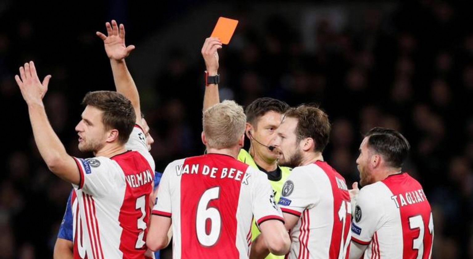 法甲赛程吃紧；埃因霍温国际比赛日战术微调；管理层满意；赛季目标并未改变的简单介绍