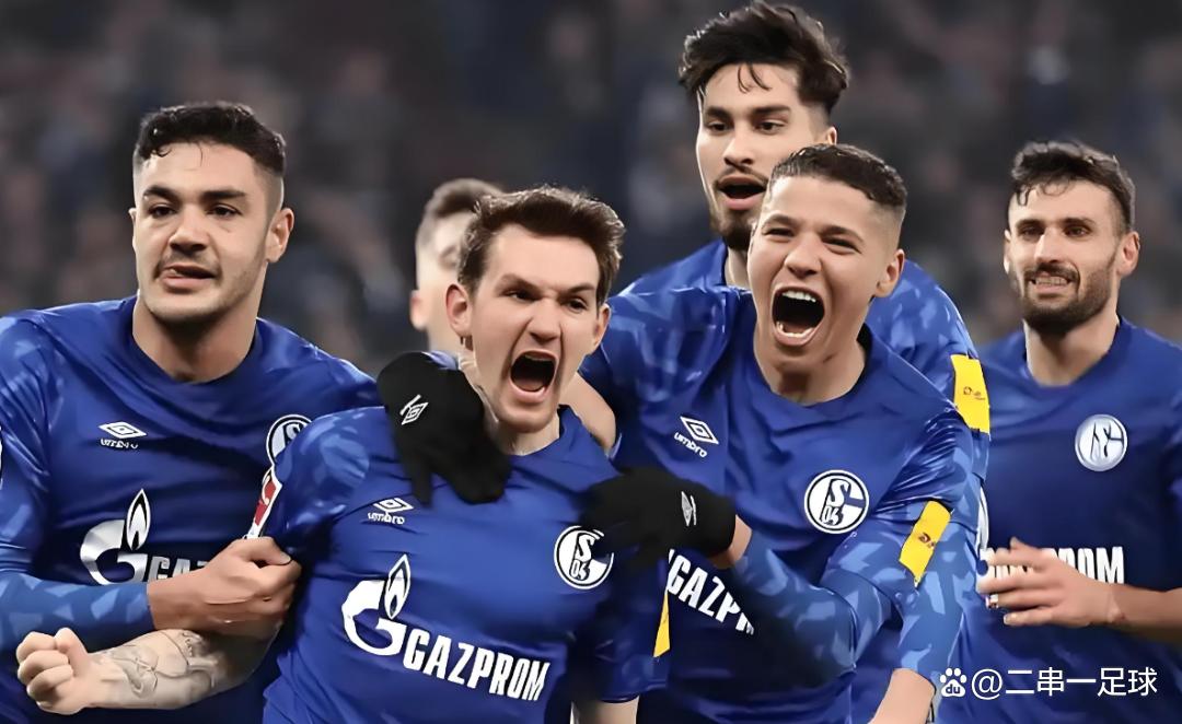 开云体育下载-包含欧联赛程吃紧，那不勒斯今晚官宣签约，质疑声仍在，更衣室氛围转暖的词条