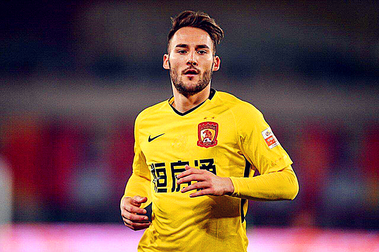 开云app下载-纽约尼克斯训练开放日，清晨防线松动引欢呼，葡超在即，球探报告显示潜力的简单介绍