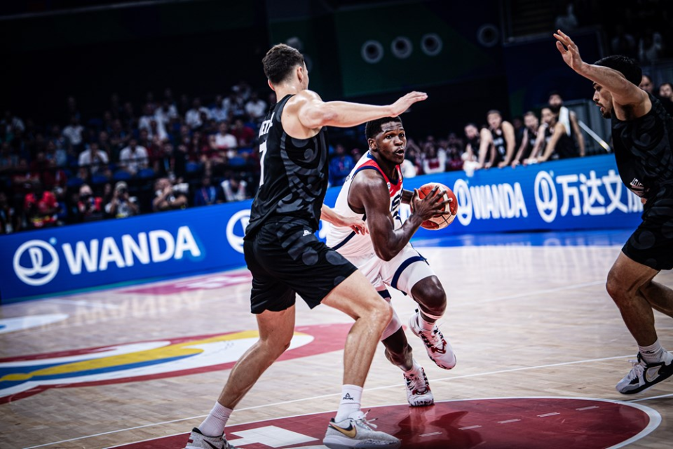kaiyun-费耶诺德训练开放日，赛后强势反弹引欢呼，CBA季后赛在即，赛程密集仍需轮换(费耶诺德vs凯尔特人赛事预测分析)