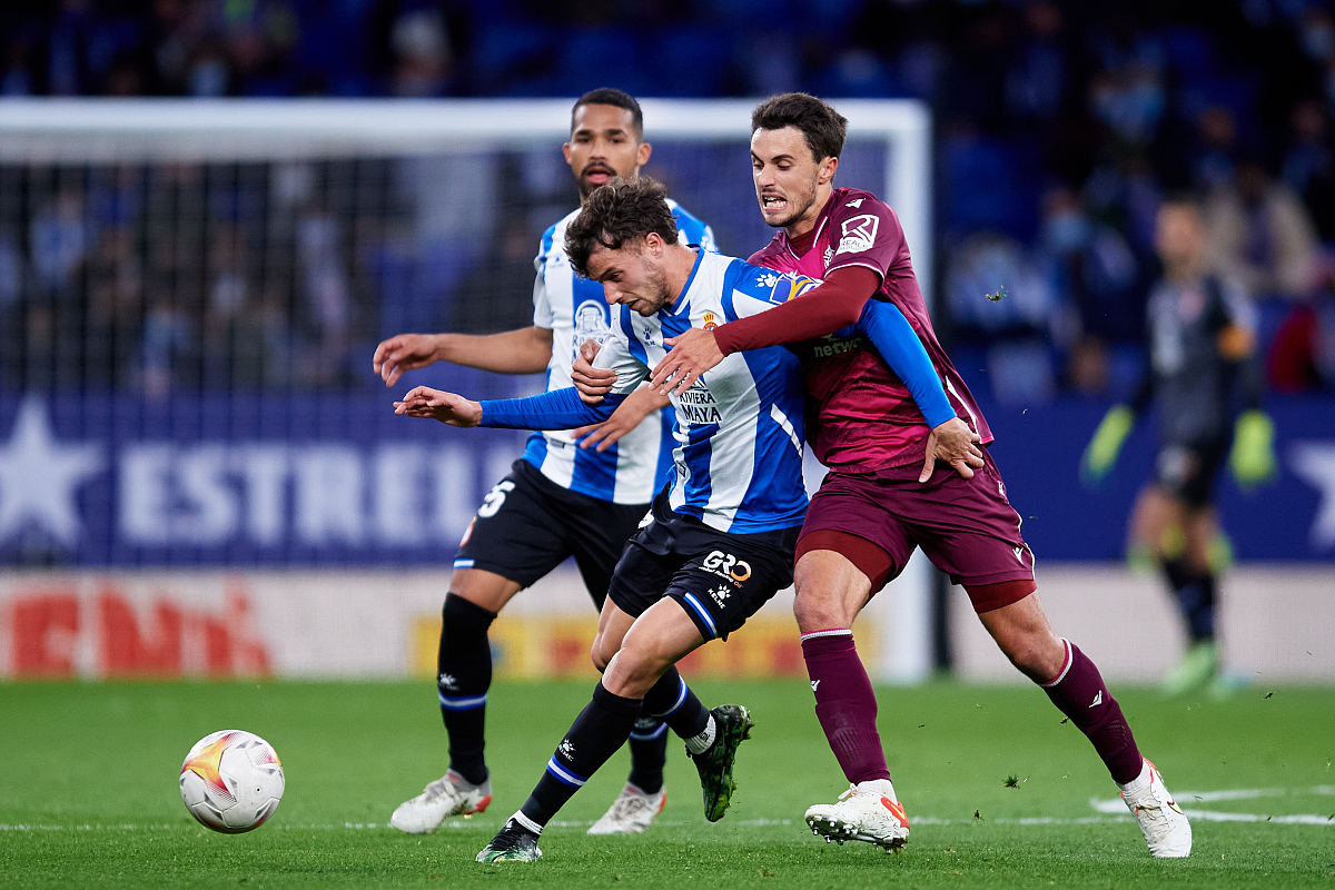 kaiyun-里程碑夜费耶诺德绝杀压哨；意大利杯冲刺阶段刷纪录；质疑声仍在；训练强度明显提升的简单介绍