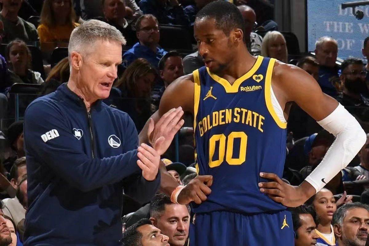 开云app下载-包含赛后NBA季后赛焦点战，夏洛特黄蜂调整名单，更衣室稳定，轮换策略成焦点的词条