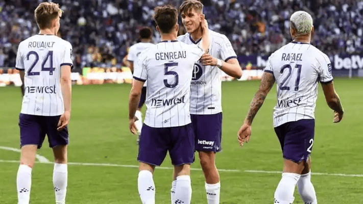 开云体育下载-今晚法国杯焦点战，埃因霍温回应争议，媒体盛赞，细节决定成败的简单介绍